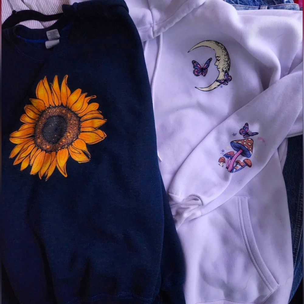 2 Sweatshirts